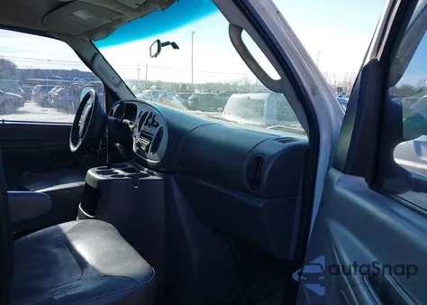 2005 Ford E-350 Super Duty Xl/Xlt z USA, uszkodzony, nr VIN 1FBSS31S25HA41537